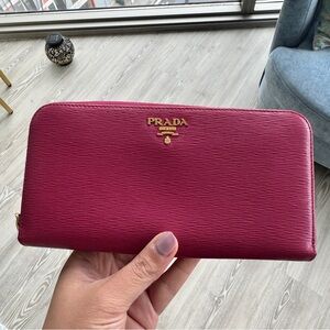 Prada Women's Pink Wallet